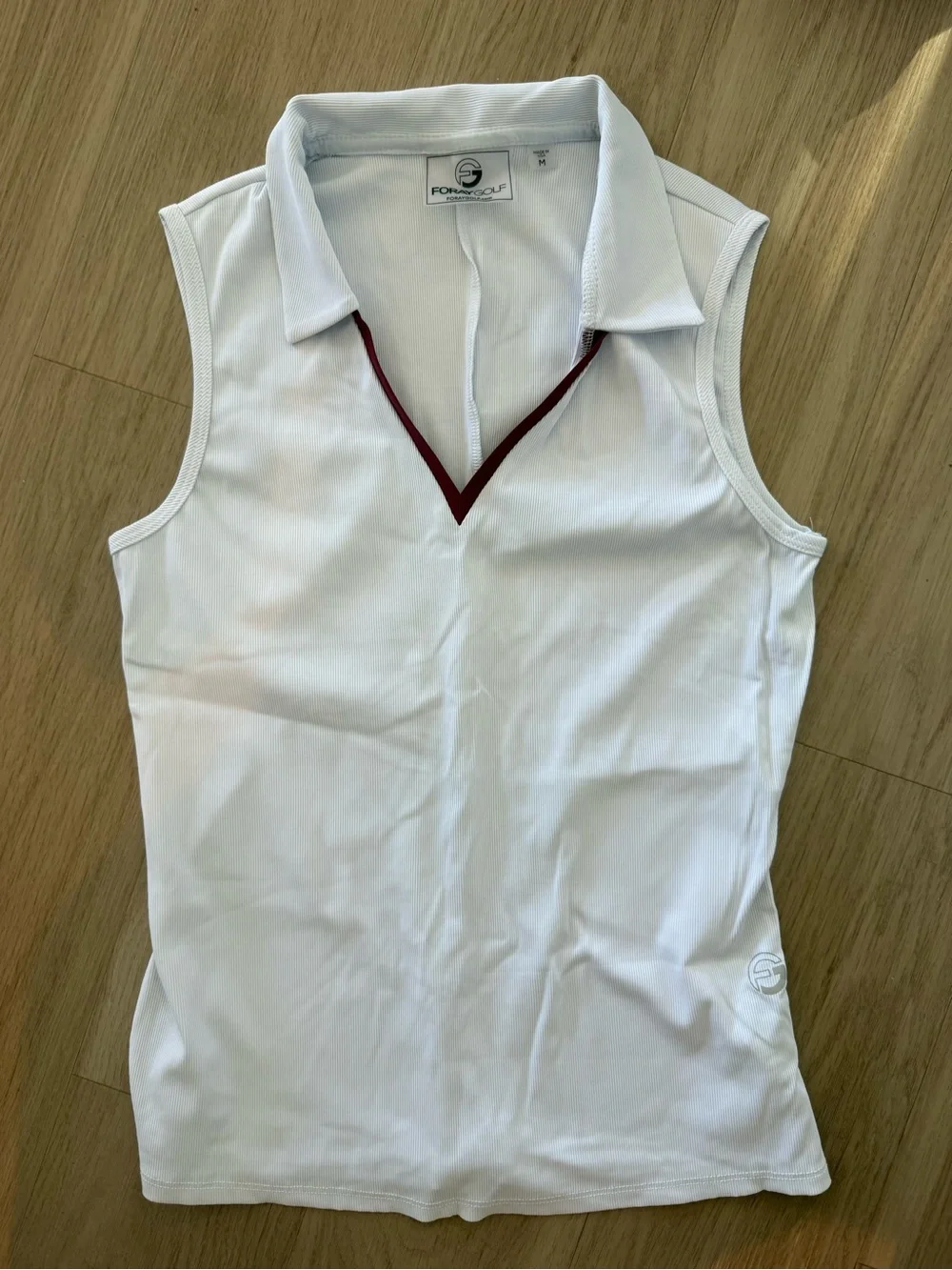 Women’s golf top - Picture 1 of 3